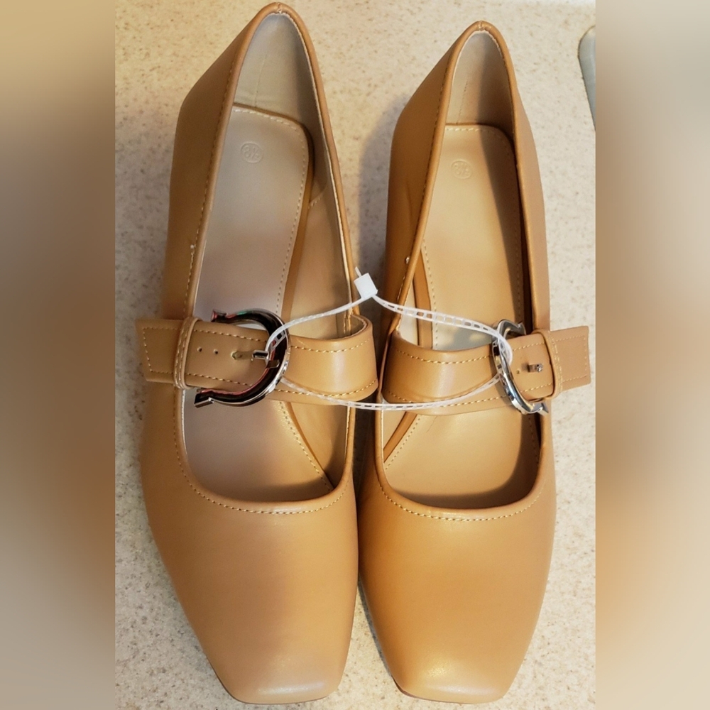 Mary Jane Block Heels NEW in Tan